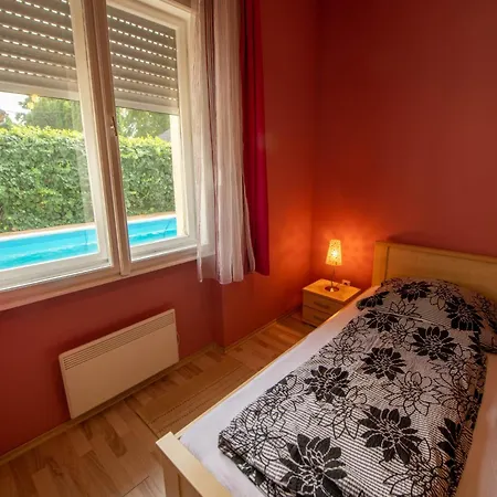 Σπίτι διακοπών Privathaus Mit Pool Und Garten In By Interhome *